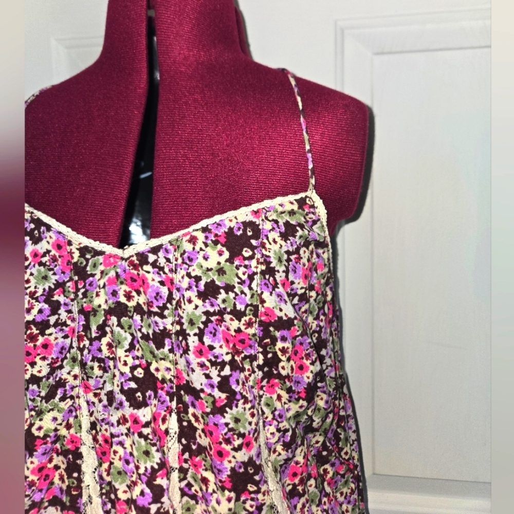 American Eagle Floral And Lace Insert Top - Picture 2 of 9